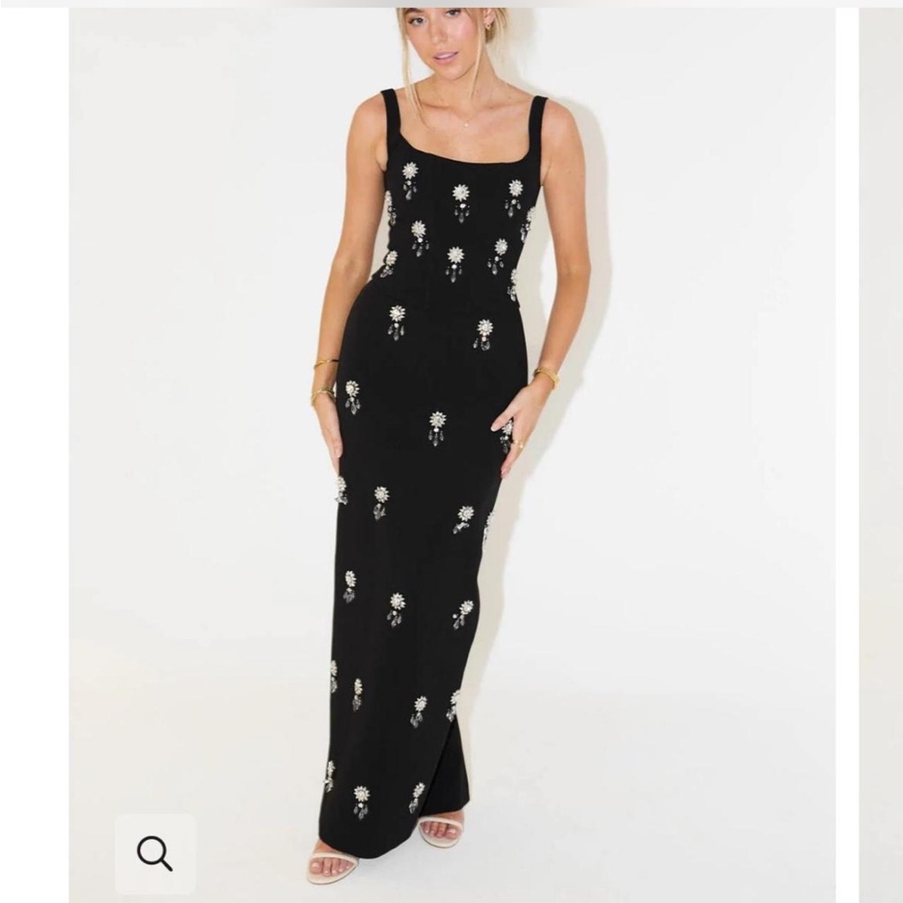 Oddmuse top and skirt